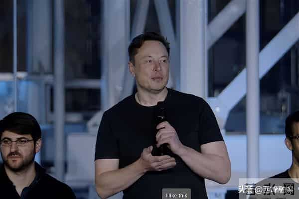 马斯克承认南非家里有翡翠矿