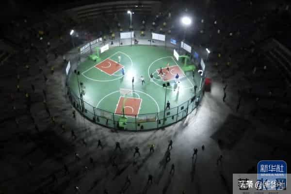 四川乐山大佛脚下河床裸露