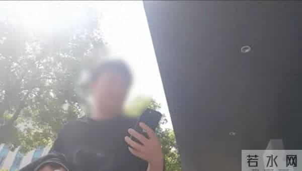 上官正义曝小红书有人卖孩子