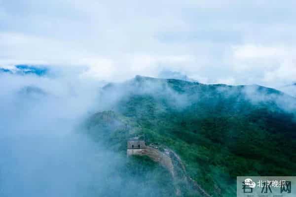 雨后长城云蒸雾绕