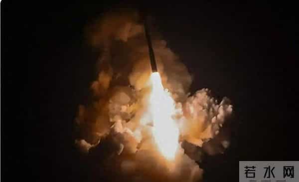 美误将5枚导弹丢入太平洋-正打捞