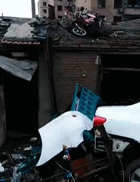 辽宁突发龙卷风 事发地在居民区附近