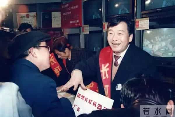 彩电大王席卷了农村屋顶