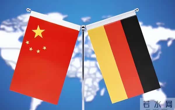 外长现场读宪法回应台湾问题