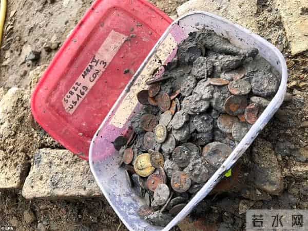 意大利挖出大量2300年前青铜器