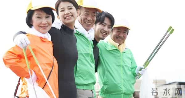 饭店厕所隔间门设计成冰箱门