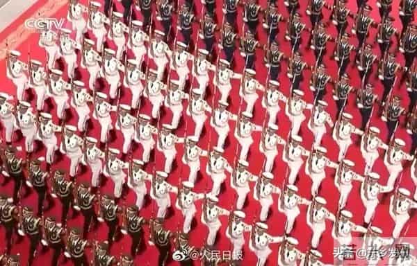 礼兵队伍俯拍太震撼了