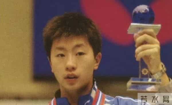 马龙谈看樊振东单打落泪