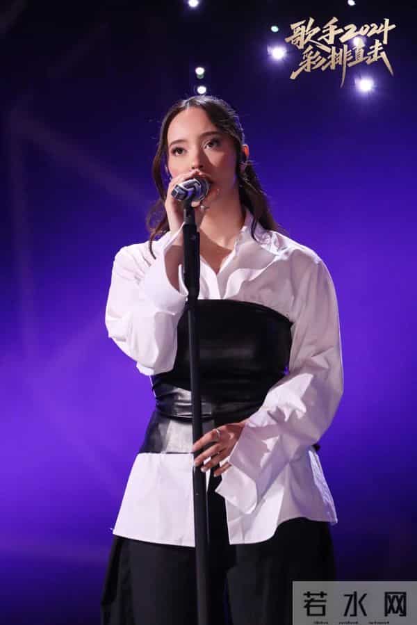 那英自曝因歌手直播崩溃