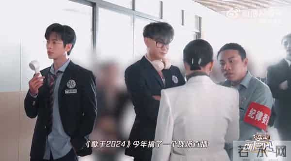 那英自曝因歌手直播崩溃