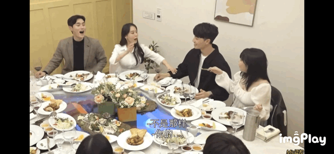 四川地震瞬间女幼师冲回屋救人