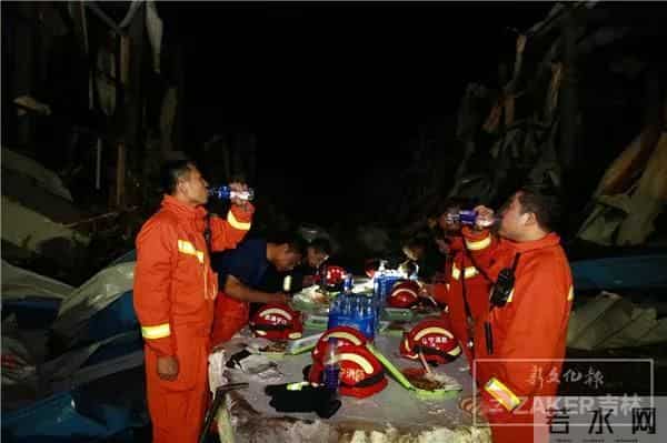 辽宁突发龙卷风 事发地在居民区附近