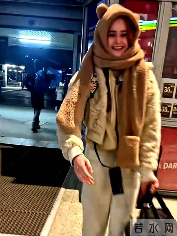 男子骑电动车从江西回成都过年