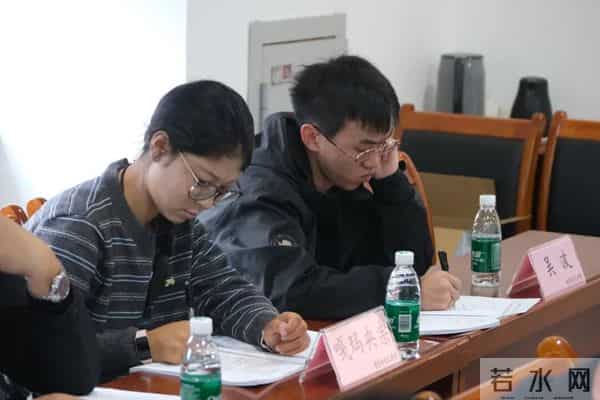 教育局长开飞机祝贺高考顺利