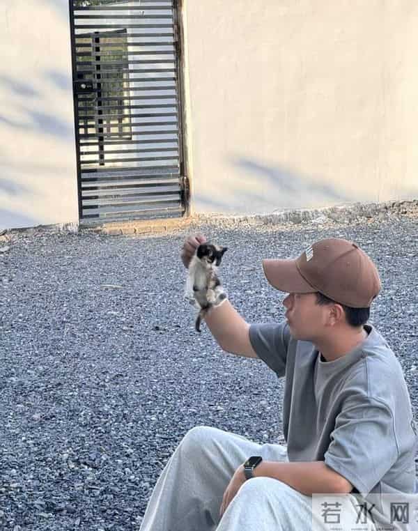 大学生30万开咖啡馆 2个月亏近3万