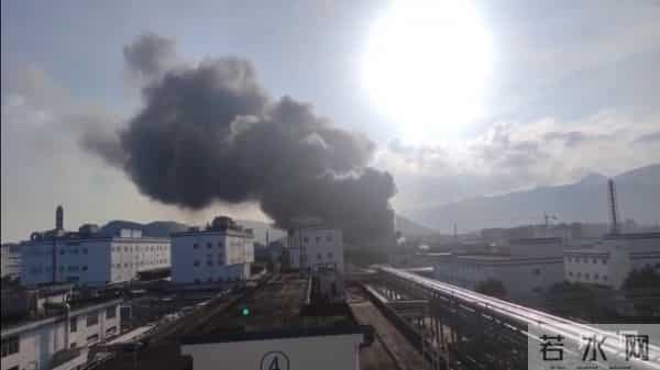 浙江仙居一化工厂突发大火