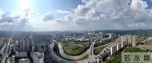 疫情下的成都-市民有序购物