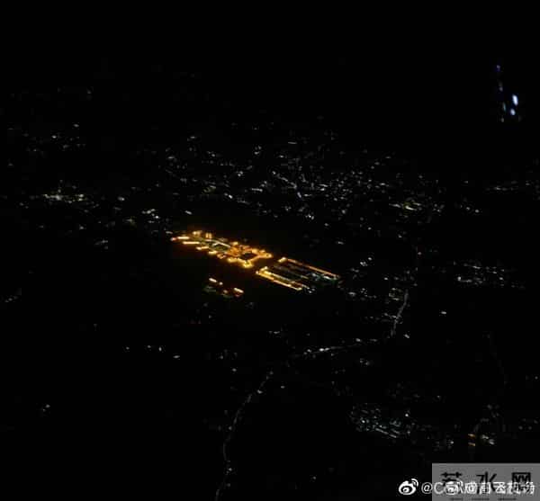 白云机场是最大蟑螂