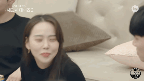 四川地震瞬间女幼师冲回屋救人