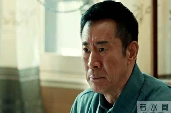 老夫妻连续9年给开公交的儿子送饭