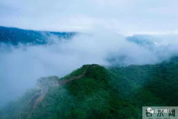 雨后长城云蒸雾绕