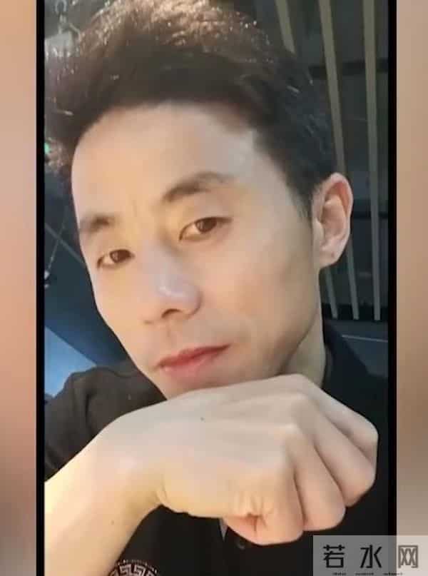 50岁卖鱼大叔身材管理堪比明星