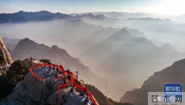 四川乐山大佛脚下河床裸露