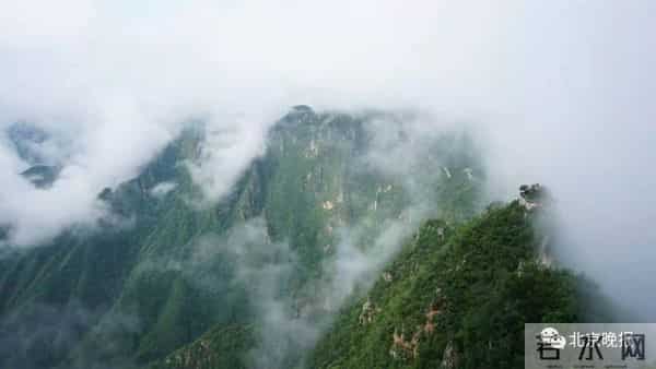 雨后长城云蒸雾绕