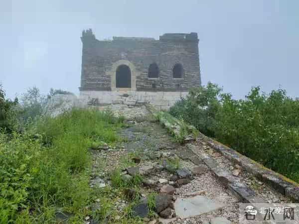 雨后长城云蒸雾绕