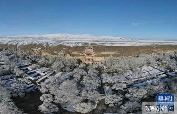 四川乐山大佛脚下河床裸露