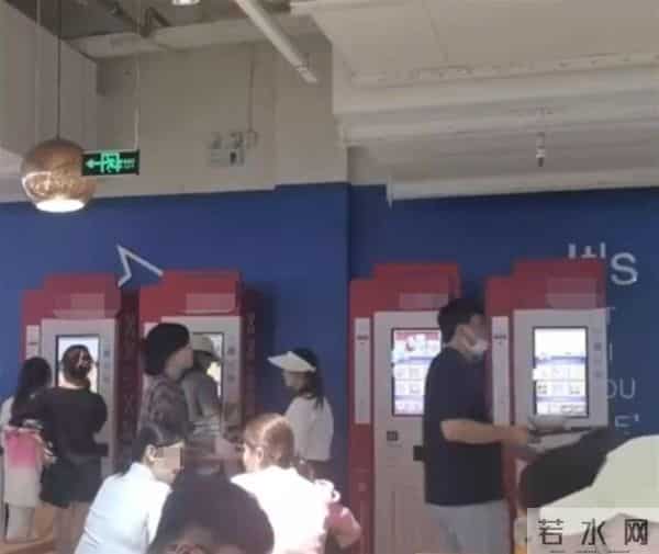 大连一大学食堂现彩票机