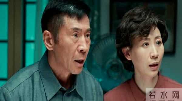 老夫妻连续9年给开公交的儿子送饭