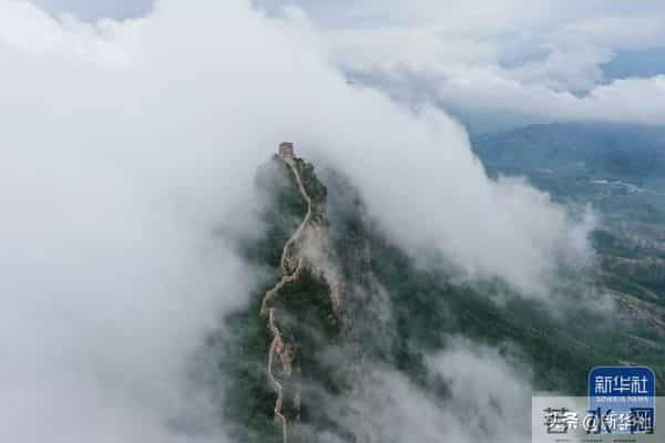 四川乐山大佛脚下河床裸露