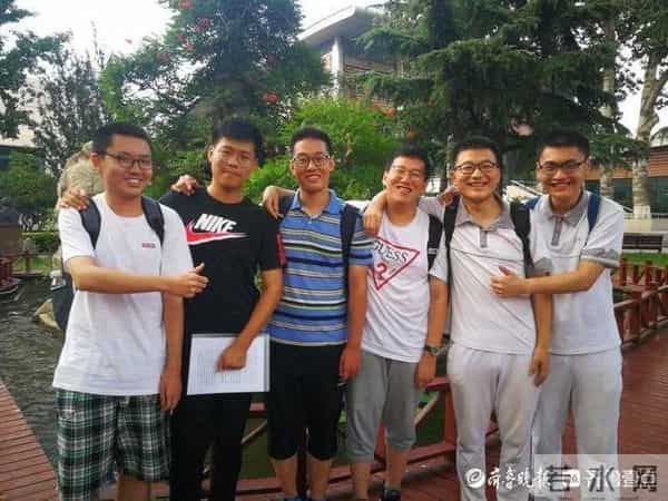 女孩高考694分获清北邀约