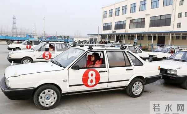 女子科三把安全带系错考官面如死灰