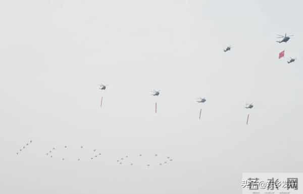 礼兵队伍俯拍太震撼了