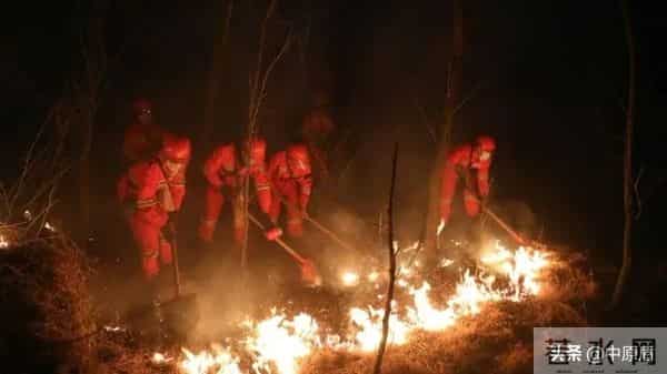 育婴师被曝虐婴-强行灌奶致其骨折