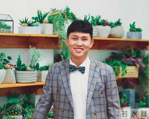 2名救援人员牺牲 最后说把游泳圈套上