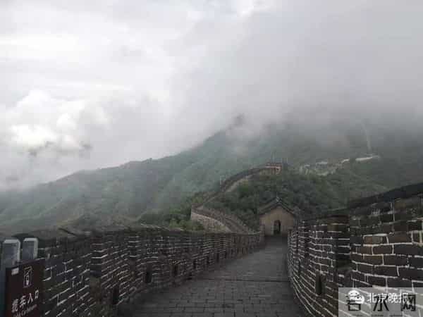 雨后长城云蒸雾绕