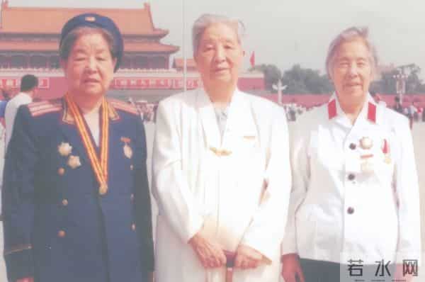 3个亲姐妹嫁给同一单位3名军官