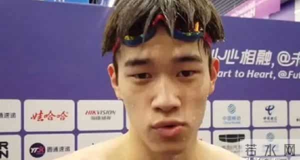 爷爷熬夜见证潘展乐破世界纪录