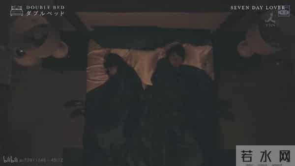 被爱豆们压床上