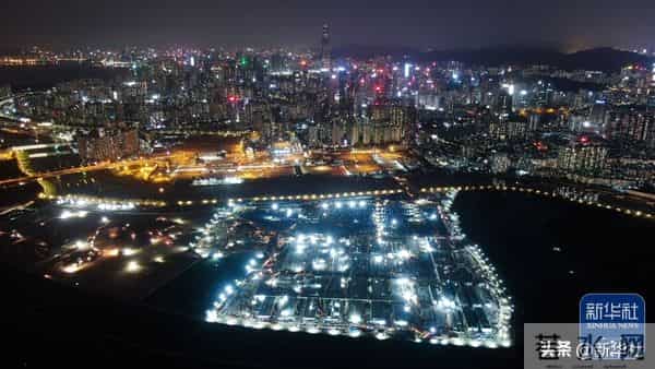 四川乐山大佛脚下河床裸露