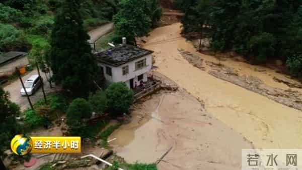 暴雨冲走养殖户百万元中华鲟鱼