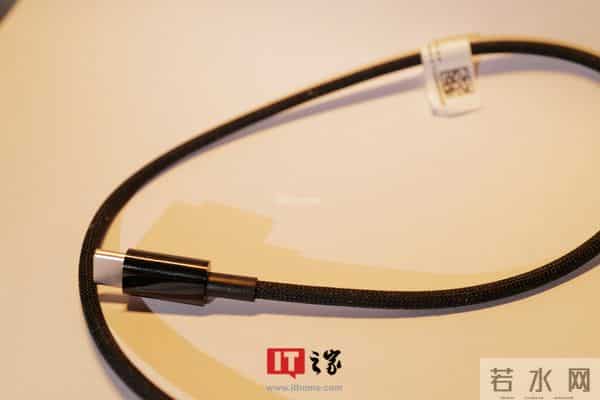 苹果15系列数据线照片曝光