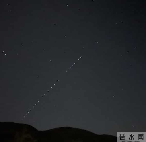 杭州上空疑似出现马斯克的星链卫星