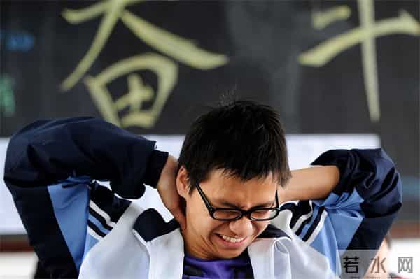 男子为上清华复读13年拒多所名校