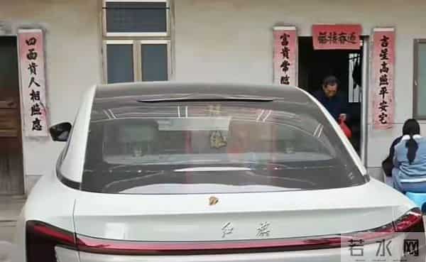 主播自带燃气做饭蹲守全红婵家