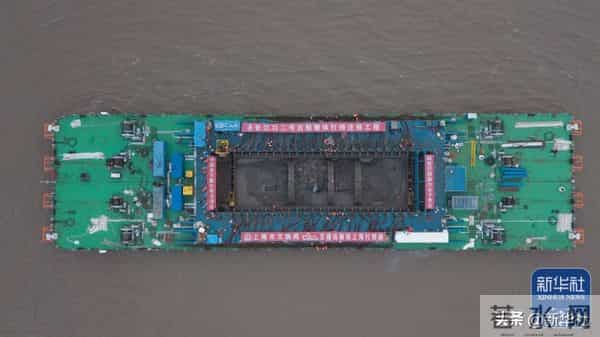 四川乐山大佛脚下河床裸露