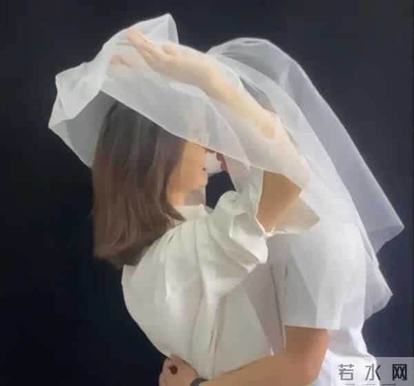 女子与初恋再婚被网暴